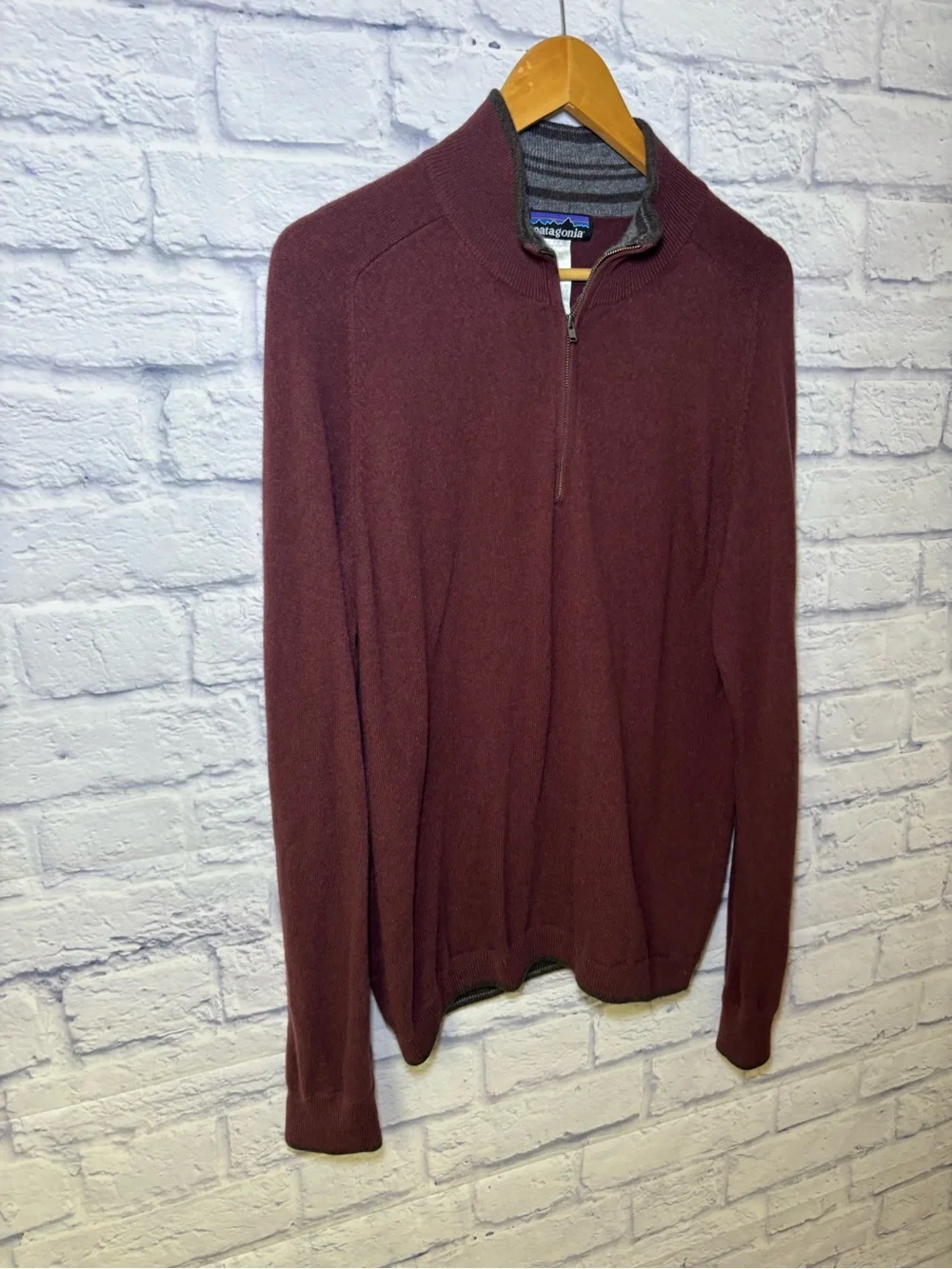 Patagonia Recycled Cashmere 1/4-Zip Sweater Men’s Medium Maroon Long Sleeve